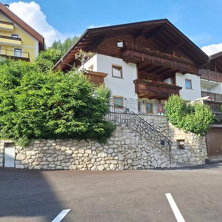 Apartments Insam Santa Cristina Val Gardena ภายนอก รูปภาพ