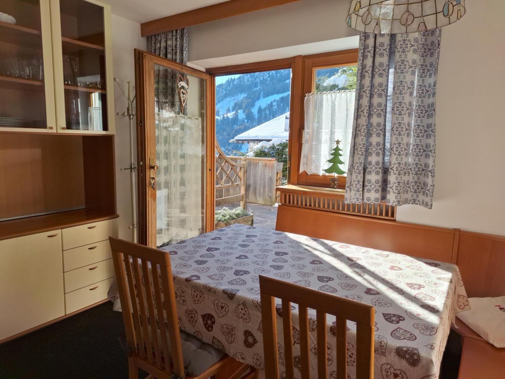 Apartments Insam Santa Cristina Val Gardena ภายนอก รูปภาพ