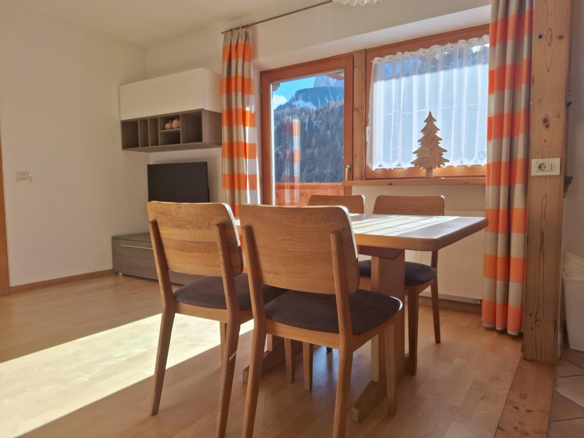 Apartments Insam Santa Cristina Val Gardena ภายนอก รูปภาพ